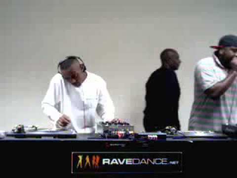 Drum & Bass DJ Shadoe Mc Thunda Banton Mc Foxy Live On www.ravedance.net 18th Sept 2009 Part 1