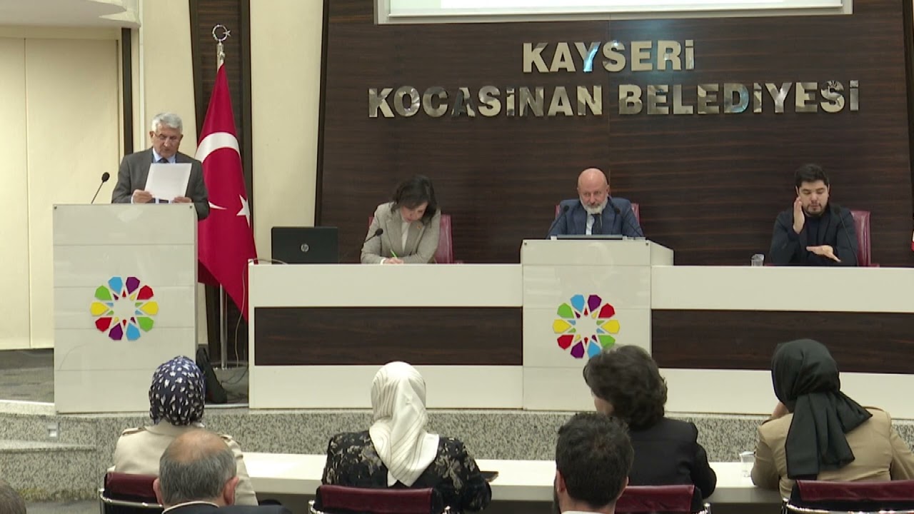 Kocasinan Belediyesi CHP Meclis Üyesi Gümüş, belediye meclis toplantısında belediye ihalesindeki kamu yararını sorguladı