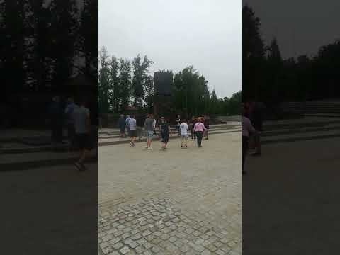 Am Ende der Gleise in Auschwitz II-Birkenau (Polen 2025)