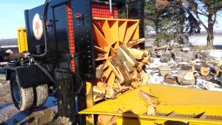 preview picture of video 'Huge Wood Splitter - 200 Ton'