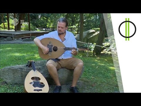 Mit csinál egy údművész? - ritka középkori hangszeren játszik Kobza Vajk