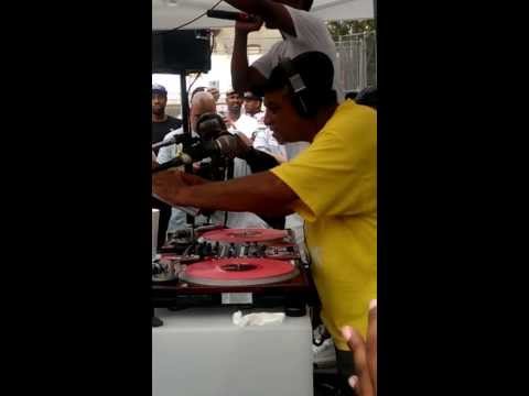 Kool DJ.Redalert Rocking Out @ Ted Smooth Old Skool Jam Sponsored By Oj Luxury Car Service