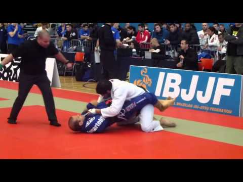 Lucio Rodrigues vs Karim Khalifa - IBJJF London Winter Open 2016 - Black Adult - Super-Heavy