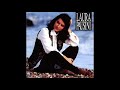 Laura%20Pausini%20-%20Topic%20-%20Amores%20extra%C3%B1os
