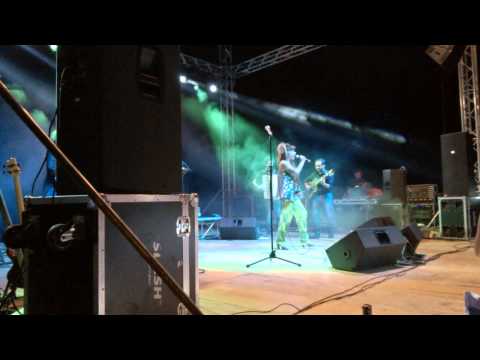 Nun Te Scurda'    -   Raiz & Pietra Montecorvino