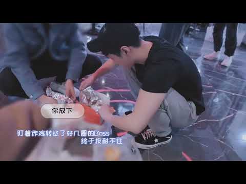 【張藝興】210104 Zhang Yixing Lay - Studio update Xlog Red 《Yixing & Fried Chicken》