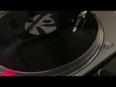 Innerzone orchestra feat Paul Randolph - people make the world go round - 2000 Planet E Jazzy house