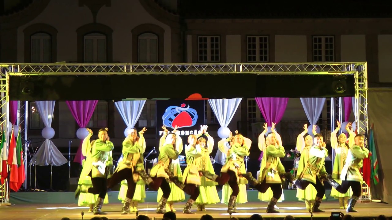 Yakut folk dance: Dierenkey & Uzers