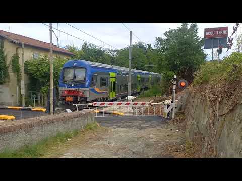 Passaggio a livello Visone (AL) modificato - Modified level crossing - Spoorwegovergang