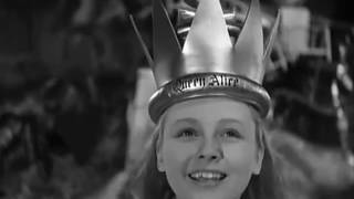 She Rings The Changes performed by Kerry Getz, written by Martin Newell.