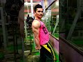 Triceps posing