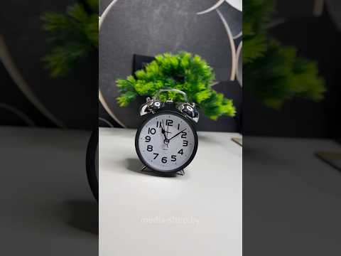 фото классические часы-будильник настольные с подсветкой, громкий, кварцевый, бесшумный ход, ретро-стиль 0