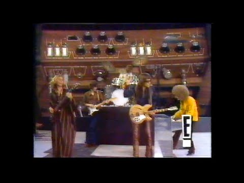 Steppenwolf - Magic carpet ride ( Original Footage Smothers Brothers Comedy Hour 1969 )