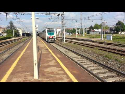 E403 022 IC 510 Torino P.N. Fari LED Bitonale in partenza