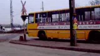 preview picture of video 'Érd felsőn áthaladó busz'