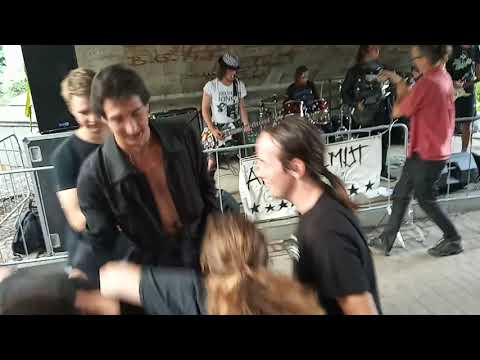 Adhd Helmut - ADHD Helmut - kafe, vodka, cígo