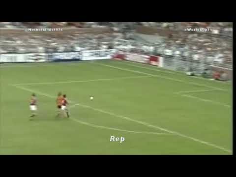 Van Hanegem long pass to Rep vs Bulgaria #WorldCup74