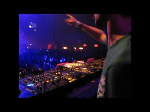 Felix Kröcher @ Hyperspace Budapest 11.04. 2009 - playing Radio Slave - Grindhouse (Dubfire Remix)