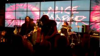 Alice Cooper - Is It My Body