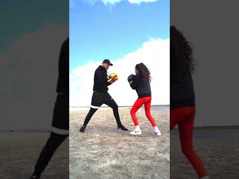 Amira Tahri short promoting the Dutch Performante vlog