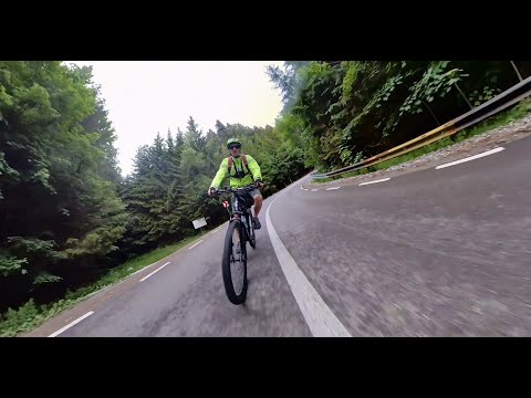 Am înconjurat lacul Izvorul Muntelui cu bicicleta ,87 km.