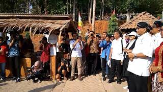 preview picture of video 'Menpar Kunjungi Pasar KakiLangit'