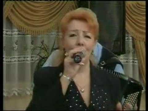 Azemina Grbić- "Niz kaldrmu klepeću nanule"
