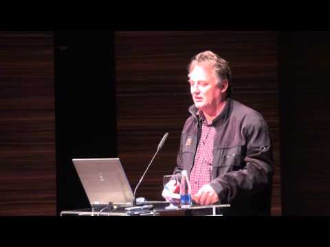 Roman Leljak na predstavitvi knjige Igorja Omerze Kliči U za umor