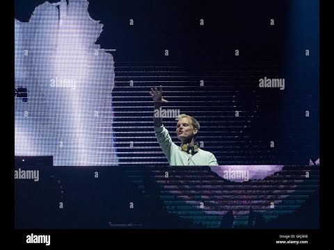 Tim Berg ft Amanda Wilson - Seek Bromance (Avicii Vocal Remix)(LIVE   Rock in Rio Lisboa 2016)