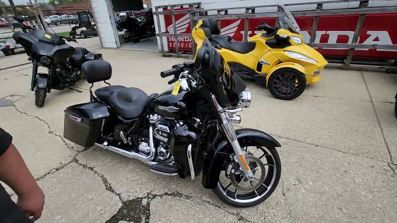 2021 Harley-Davidson® Street Glide Motorcycle
