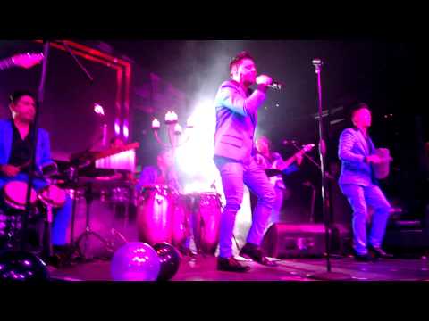 KOMBO CON CLASE - DEJAME en vivo