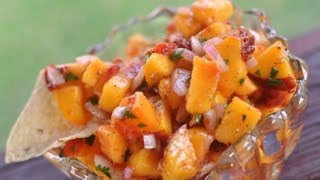 How to Make a Fresh Peach Salsa