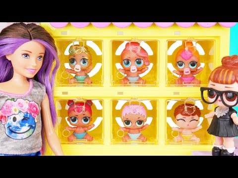 LOL Doll Family Visits The Barbie Airplane - LOL OMG Alt Grl Custom Family mp4