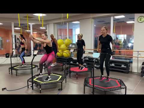 Тренировка джампинг на батуте видео. Чехов тренер джампинг. Mega Jump Чайковский.