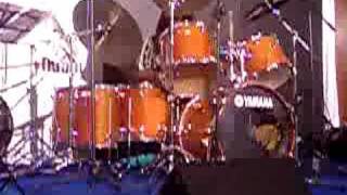 AMAZING FUNKY DRUM STAR ALPHONSE MOUZON'S AWESOME DRUM SOLO!!!
