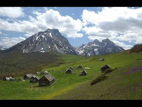 Anci - Gledala sam s'Koma plava ( crnogorske pjesme )