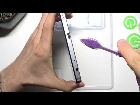 How to Clean the USB Port on a LENOVO Tab M9 using Household Items
