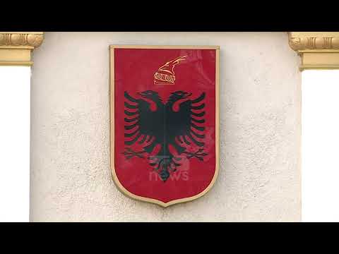 Top News - Noterët nuk i shpëtojnë vettingut/ Ashpërsohet Ligji, parashikohen shumë ndëshkime