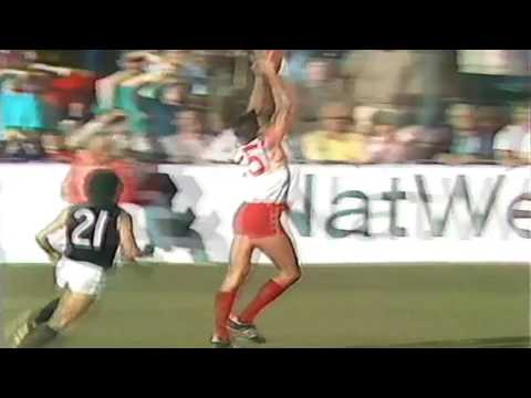David Ackerly highlights 1984 Round 10