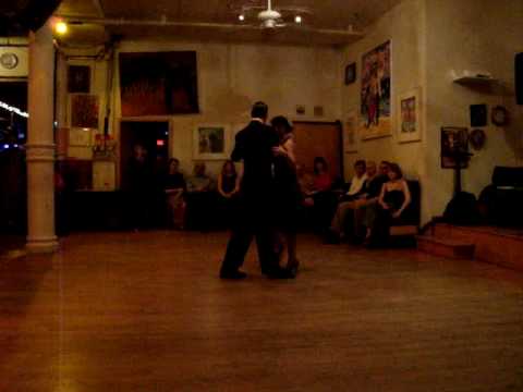 Anton Gazenbeek y Carolina Jaurena Argentine Tango at Lafayette Grill 2