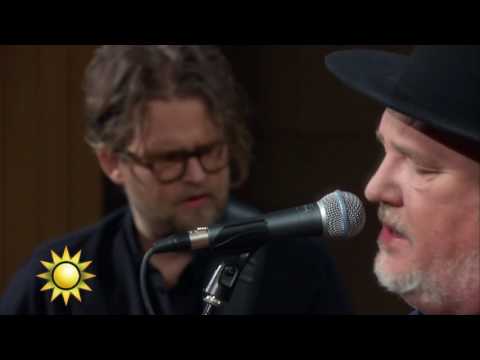 Plura Jonsson - Gatan fram (Live)  - Nyhetsmorgon (TV4)