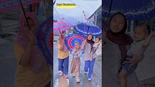Download lagu DEDEK FELIC HAS THE IDEA OF USING AN UMBRELLA TO AVOID GETTING COLD, SMART #shorts mp3 Download lagu DEDEK FELIC HAS THE IDEA OF USING AN UMBRELLA TO AVOID GETTING COLD, SMART #shorts mp3