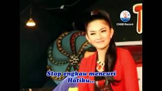 Download lagu Adella - Mimpi Manis ( VOCAL ) mp3