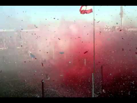 "impresionante recibimiento !! (instituto vs belgrido, 22 de abril. Grabado con mi celular)" Barra: Los Ranchos &bull; Club: Instituto