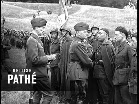 General Sikorski Honours Polish Brigade (1940)