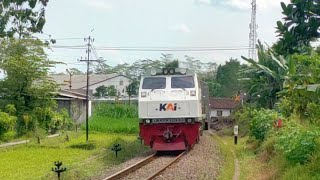 Download lagu FULL THROTTLE ! MENDENGARKAN DERU MESIN LOKOMOTIF CC 203 SAAT MENARIK 11 KERETA KETIKA MENANJAK mp3 Download lagu FULL THROTTLE ! MENDENGARKAN DERU MESIN LOKOMOTIF CC 203 SAAT MENARIK 11 KERETA KETIKA MENANJAK mp3
