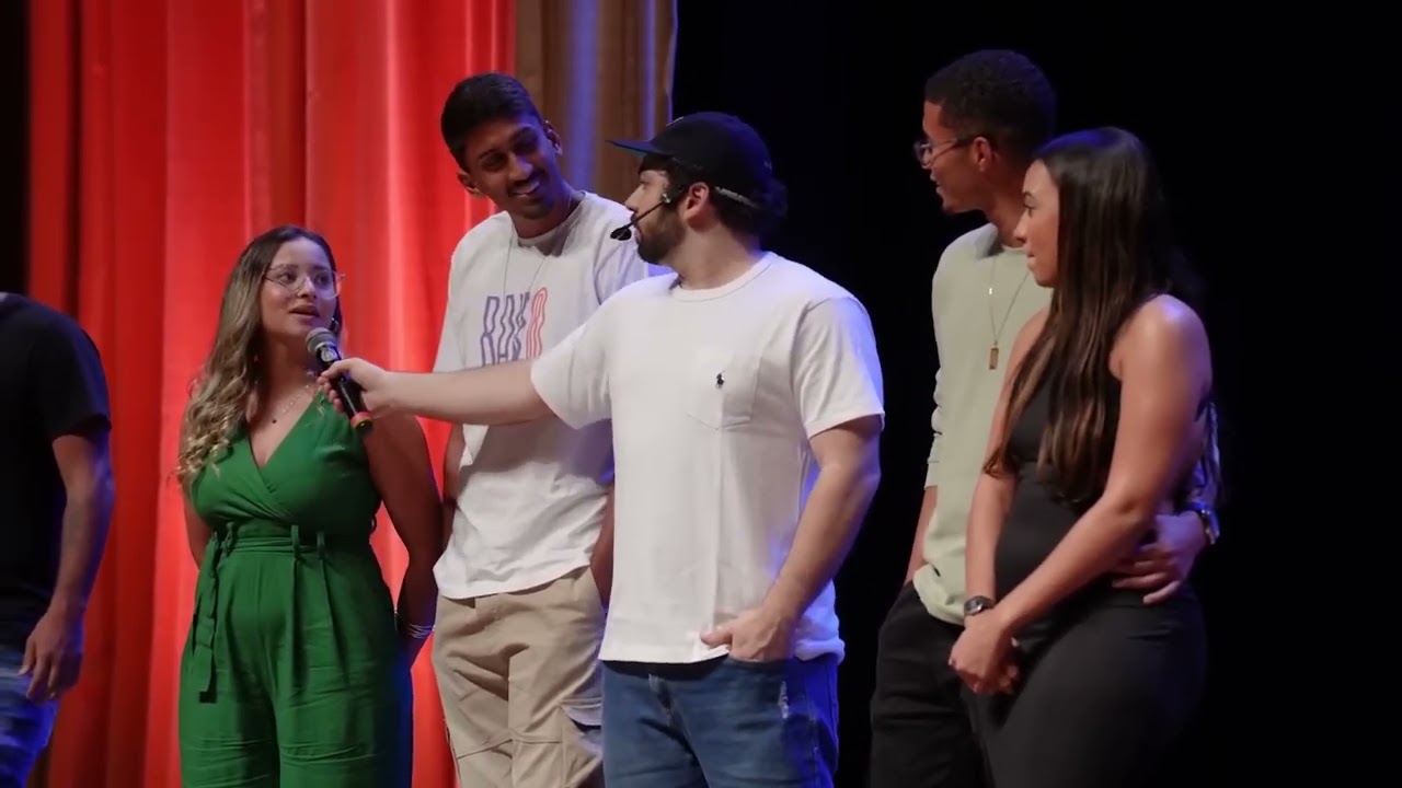 PQ SEMPRE TEM UMA AMIGA ENVOLVIDA? 🤣🤡