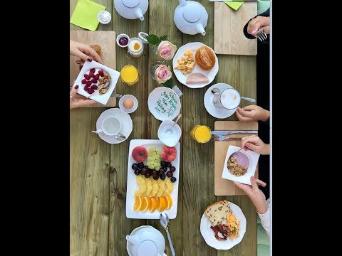 Großes Frühstücksbuffet bei Steinbergs