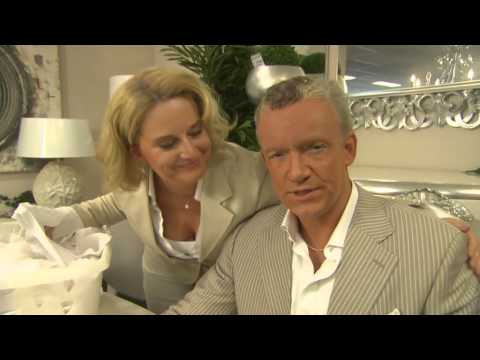 Koefnoen - Robein doet de was bij... Eva en Bram