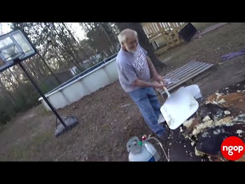 Gjyshi zevzek bën krepa | NGOP.TV